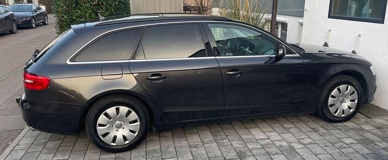 Używany Audi A4 Attraction 170 KM (125 kW) 2015 Czarny Kombi
