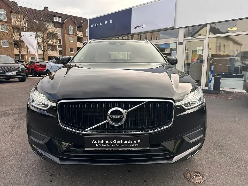 Gebraucht Volvo XC60 Momentum 197 PS (144 kW) 2019 Schwarz SUV