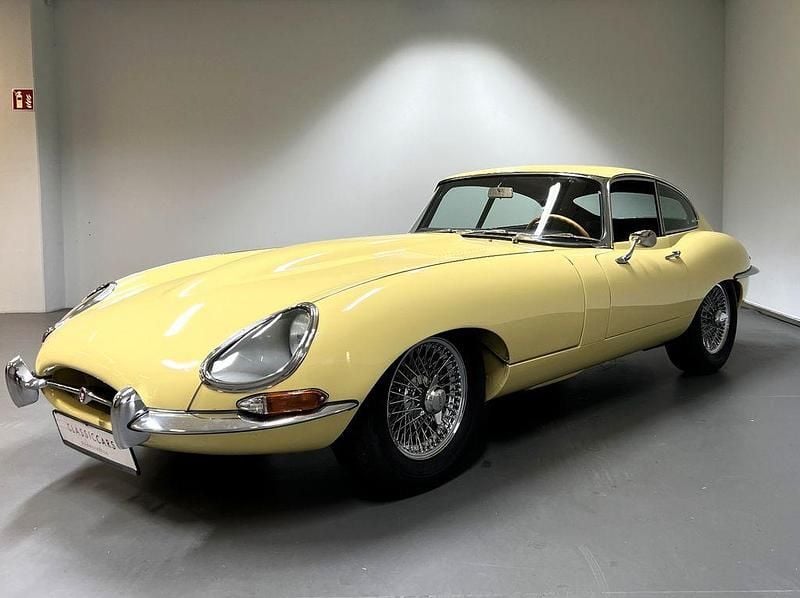 Primerose yellow Gebraucht 1965 Jaguar E-Type Coupé | 119.000 € - Bild 1/4