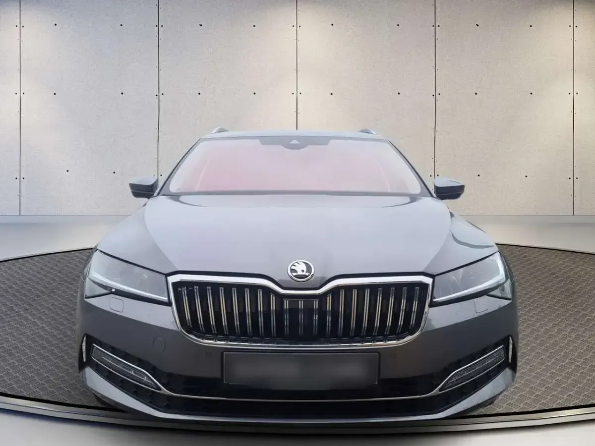 Gebraucht Skoda Superb Style 218 PS (160 kW) 2024 Grau Kombi