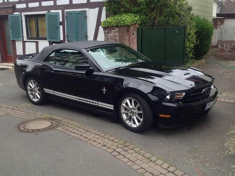 Gebraucht Ford Mustang 213 PS (156 kW) 2011 Schwarz Cabrio