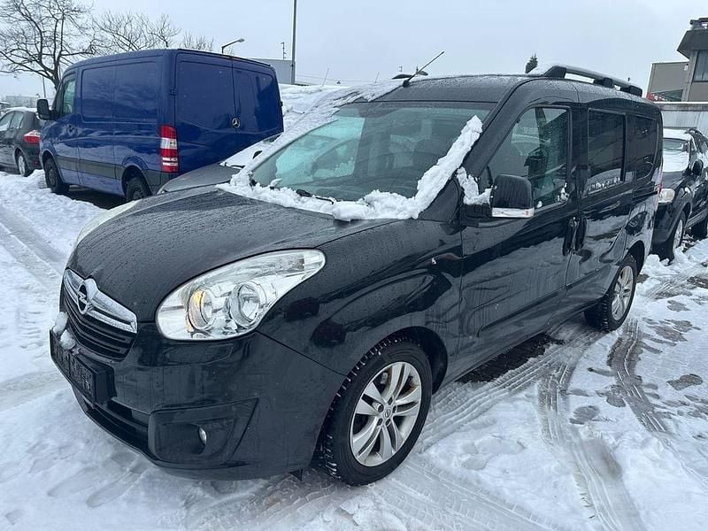 Braun Gebraucht 2016 Opel Combo Van / Kleinbus | 4.900 € (Superpreis) - Bild 1/4