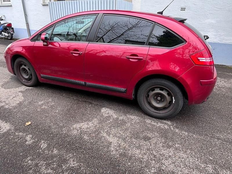 Gebraucht Citroën C4 Tendance 120 PS (88 kW) 2009 Rot Limousine