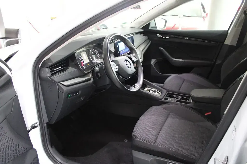Second-hand Skoda Octavia Ambition 116 CP (85 kW) 2021 Alb Break