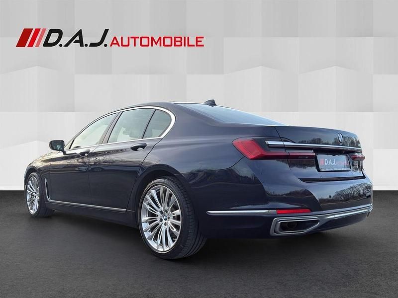 Gebraucht BMW 740 340 PS (250 kW) 2019 Blau Limousine