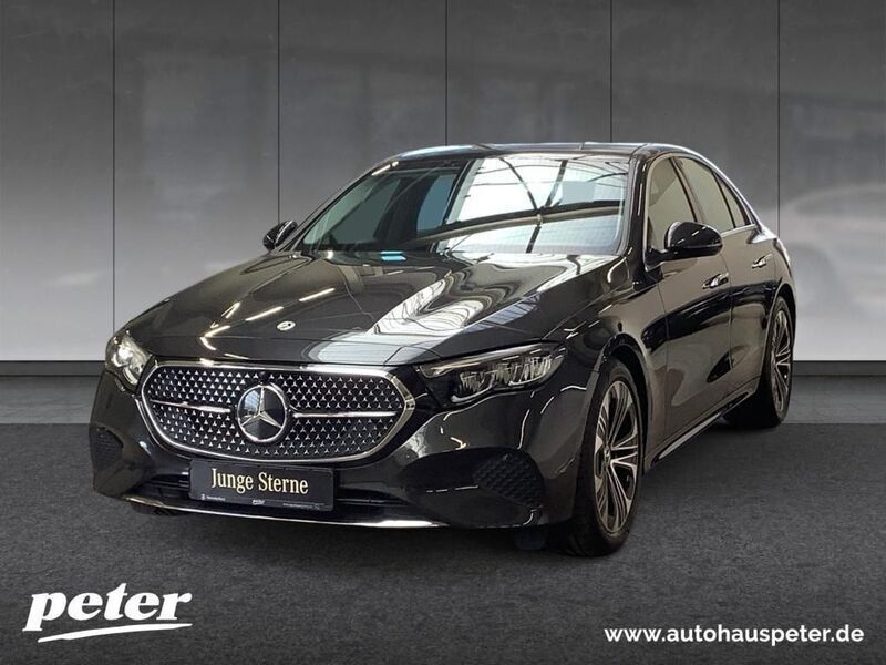 Grau Gebraucht 2023 Mercedes E200 Avantgarde Limousine | 42.310 € (Guter Preis) - Bild 1/4