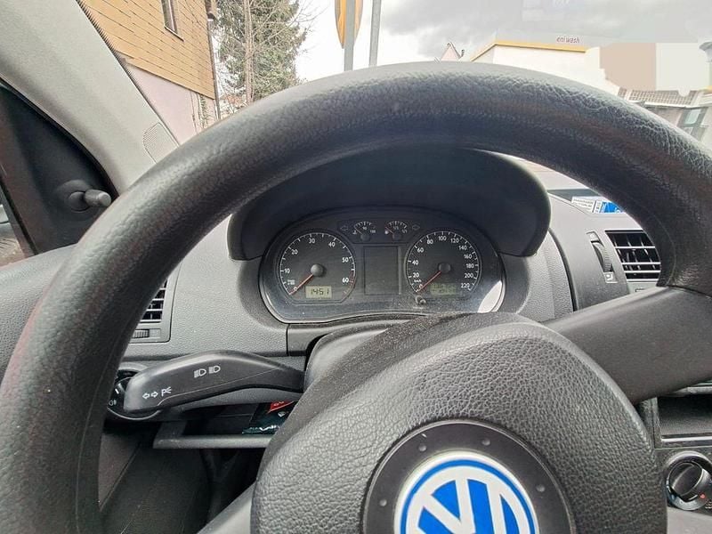 Gebraucht VW Polo Basis 54 PS (39 kW) 2002 Silber Limousine