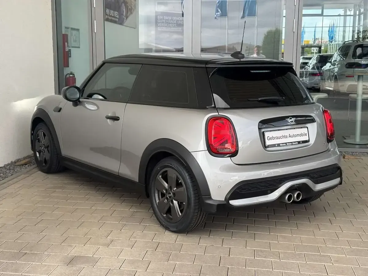 Gebraucht Mini Cooper S Pepper 192 PS (141 kW) 2023 Silber Kleinwagen
