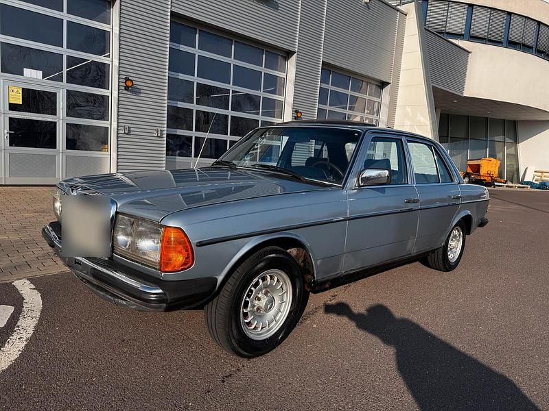 Gebraucht Mercedes 300 80 PS (58 kW) 1980 Blau Limousine