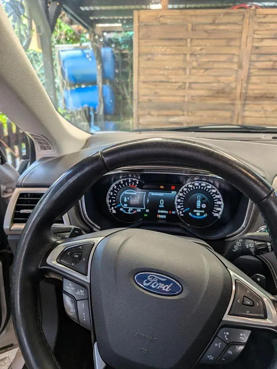 Gebraucht Ford Mondeo Vignale 210 PS (154 kW) 2016 Weiß Kombi