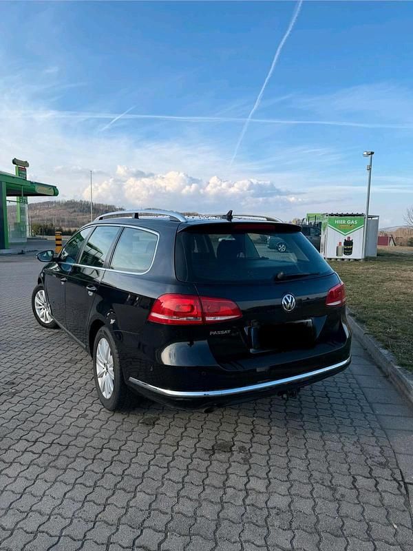 Gebraucht VW Passat 105 PS (77 kW) 2013 Limousine