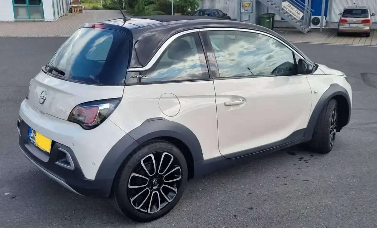Gebraucht Opel Adam Rocks 116 PS (85 kW) 2018 Weiß Kleinwagen