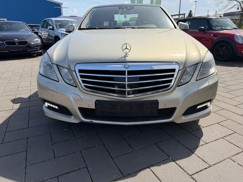 Gebraucht Mercedes E350 292 PS (214 kW) 2009 Gold Limousine