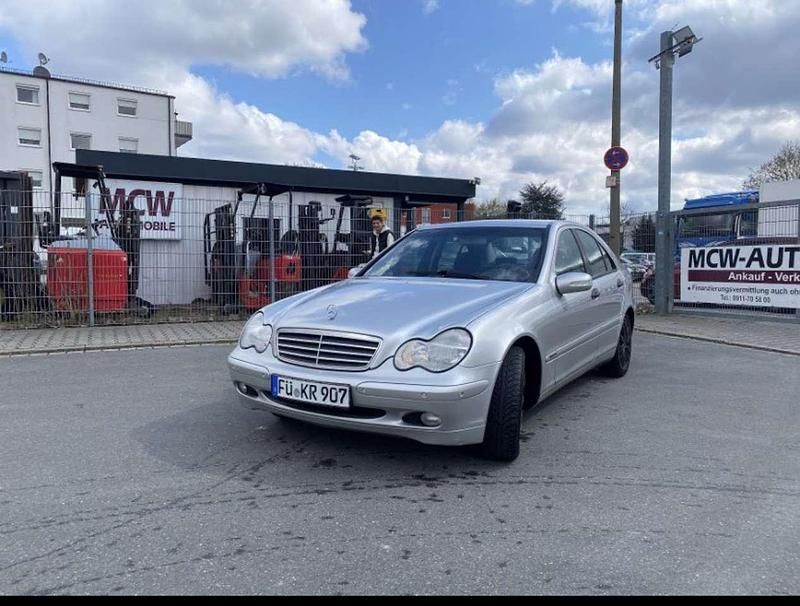 Silber Gebraucht 2002 Mercedes C180 Classic Limousine | 2.699 € (Fairer Preis) - Bild 1/4