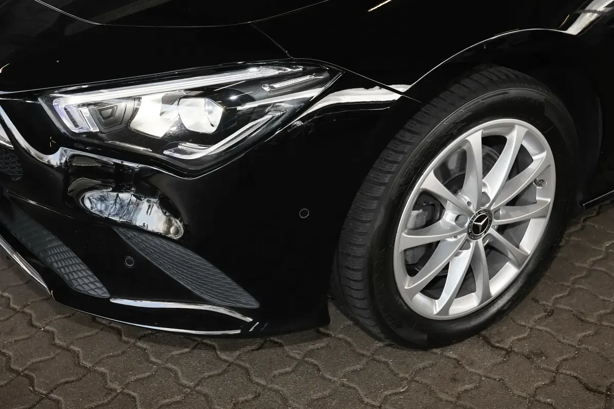 Gebraucht Mercedes CLA220 190 PS (139 kW) 2022 Schwarz Limousine