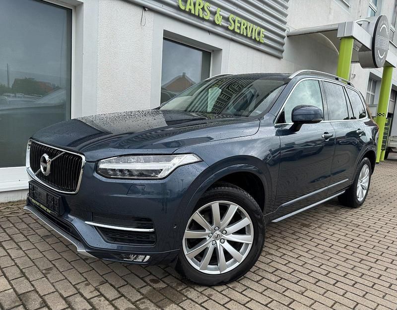 Blau Gebraucht 2017 Volvo XC90 Momentum SUV | 29.990 € (Superpreis) - Bild 1/4