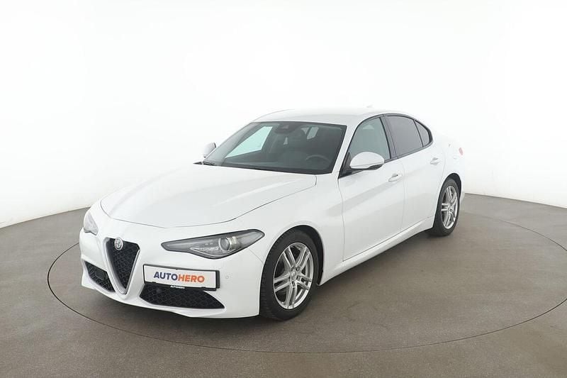 Weiß Gebraucht 2017 Alfa Romeo Giulia Super Limousine | 17.390 € (Fairer Preis) - Bild 1/3