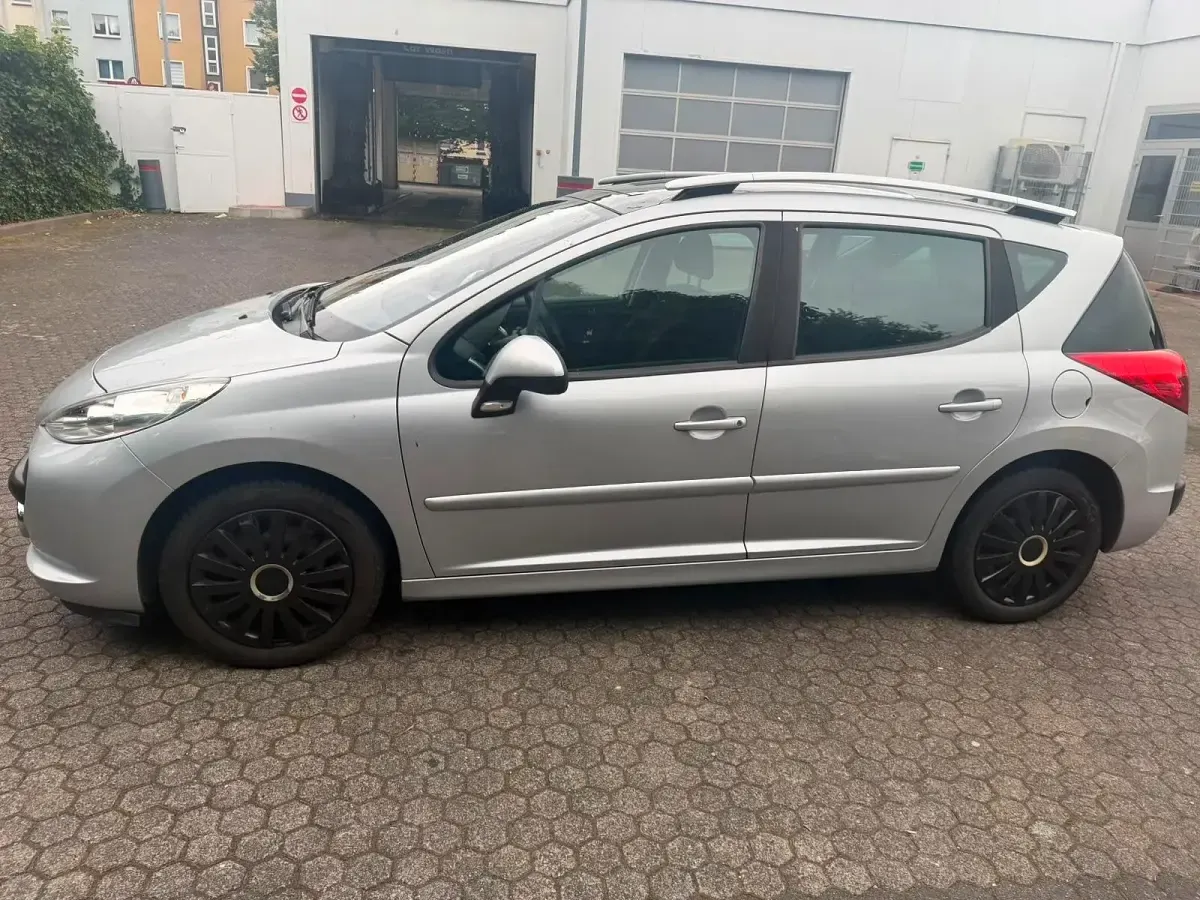 Gebraucht Peugeot 207 120 PS (88 kW) 2008 Silber Kombi