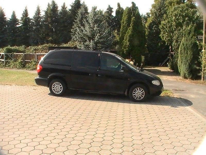 Schwarz Gebraucht 2005 Chrysler Grand Voyager Van / Kleinbus | 1.500 € - Bild 1/4