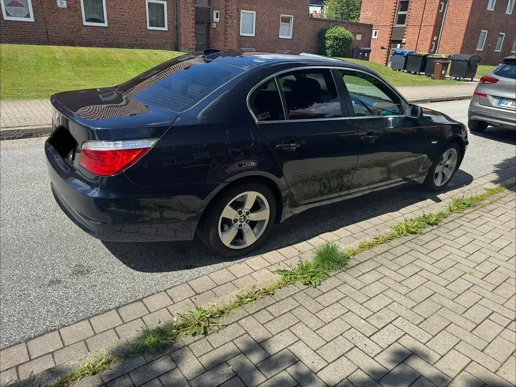 Gebraucht BMW 525 Exclusive 218 PS (160 kW) 2008 Blau Limousine