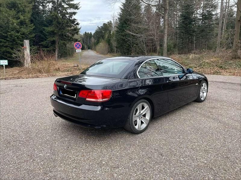 Gebraucht BMW 330 Cabriolet 231 PS (169 kW) 2007 Schwarz Cabrio