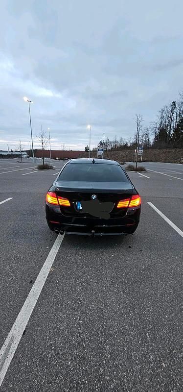 Gebraucht BMW 520 184 PS (135 kW) 2011 Schwarz Limousine
