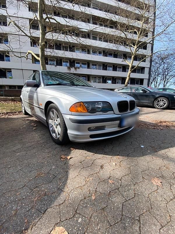 Gebraucht BMW 320 150 PS (110 kW) 1999 Silber Limousine