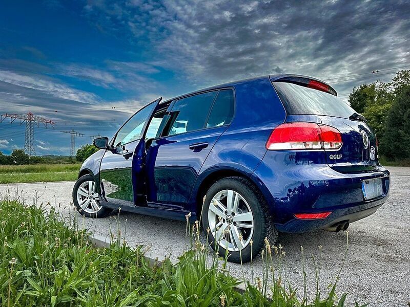 Blau Gebraucht 2012 VW Golf VII Match Limousine | 8.750 € (Guter Preis) - Bild 1/4