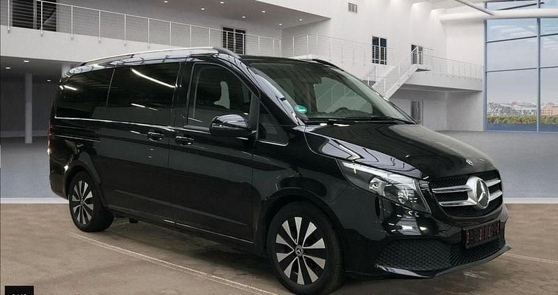 Obsidianschwarz Gebraucht 2021 Mercedes V250 Edition Van / Kleinbus | 39.950 € (Guter Preis) - Bild 1/4