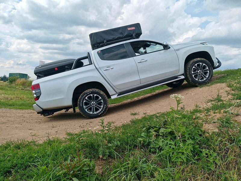 Weiß Gebraucht 2021 Mitsubishi L200 Abholung | 42.500 € - Bild 1/4