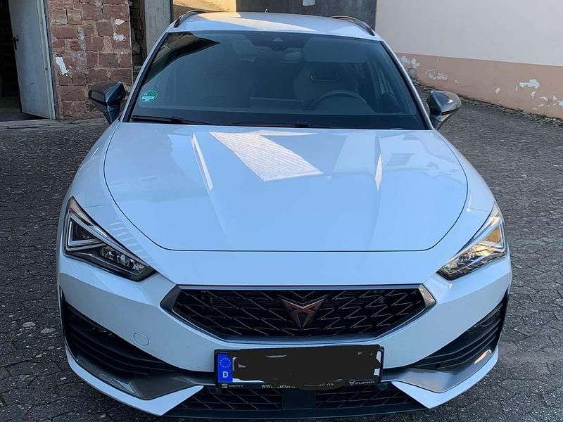 Gebraucht Cupra Leon VZ 245 PS (180 kW) 2022 Weiß Kombi