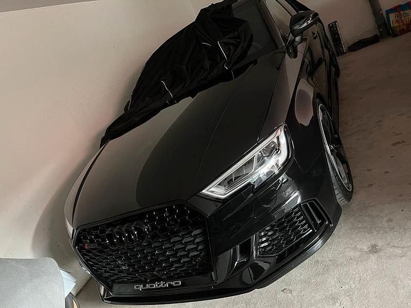 Second-hand Audi RS3 Sport 400 CP (294 kW) 2020 Negru Berlinǎ