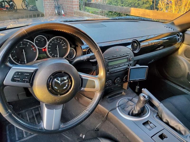 Gebraucht Mazda MX5 Emotion 126 PS (92 kW) 2006 Grau Cabrio