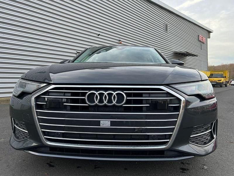 Gebraucht Audi A6 Sport 204 PS (150 kW) 2022 Grau Kombi