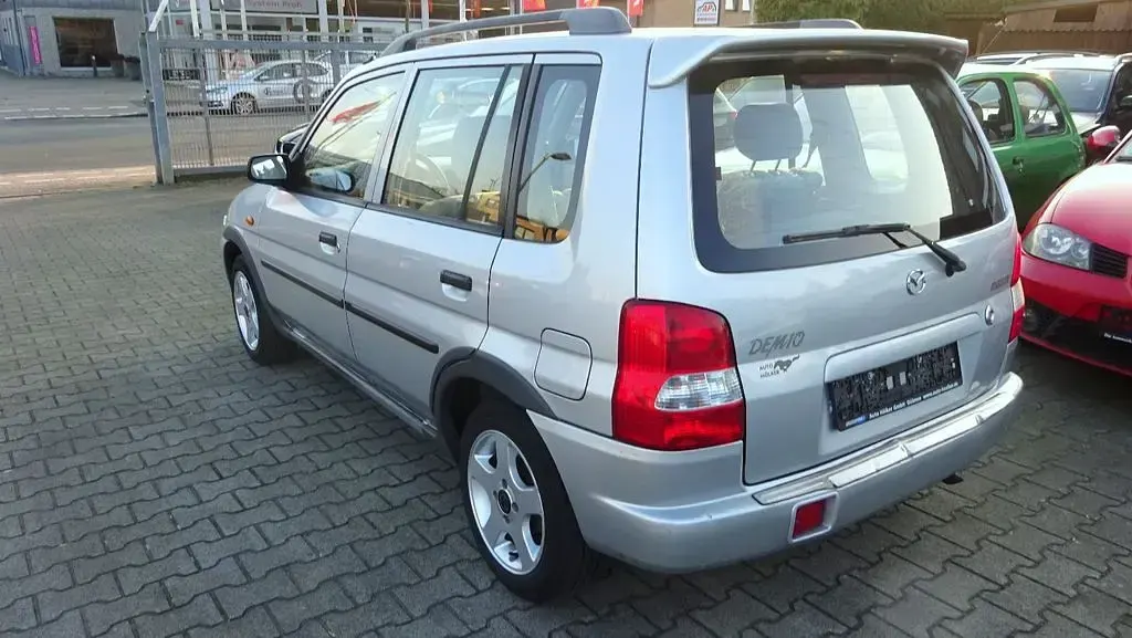 Gebraucht Mazda Demio 63 PS (46 kW) 1999 Silber (metallic) Kleinwagen