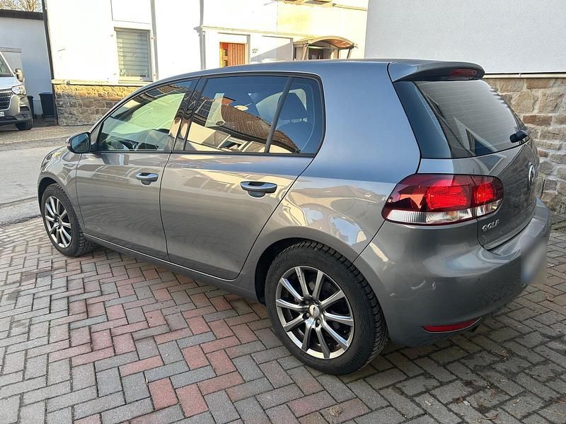 Gebraucht VW Golf VI Highline 105 PS (77 kW) 2011 Grau Kleinwagen
