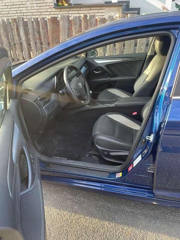 Gebraucht Toyota Avensis Business Edition 147 PS (108 kW) 2016 Blau Kombi