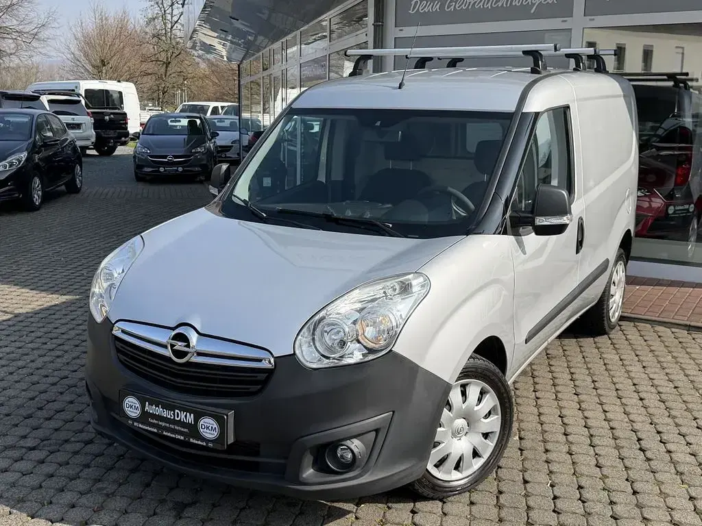 Używany Opel Combo 90 KM (66 kW) 2013 Biały Minivan