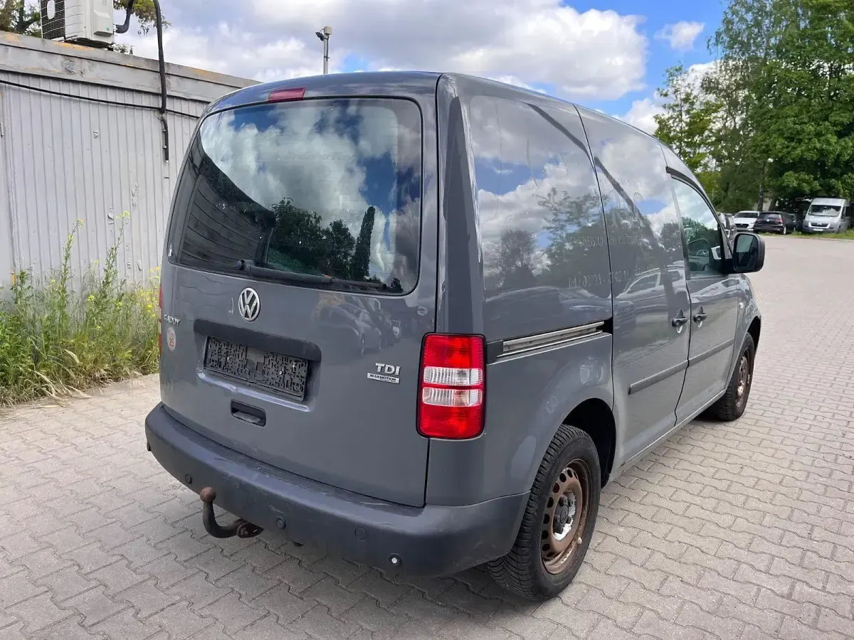 Używany VW Caddy 75 KM (55 kW) 2012 Szary Minivan