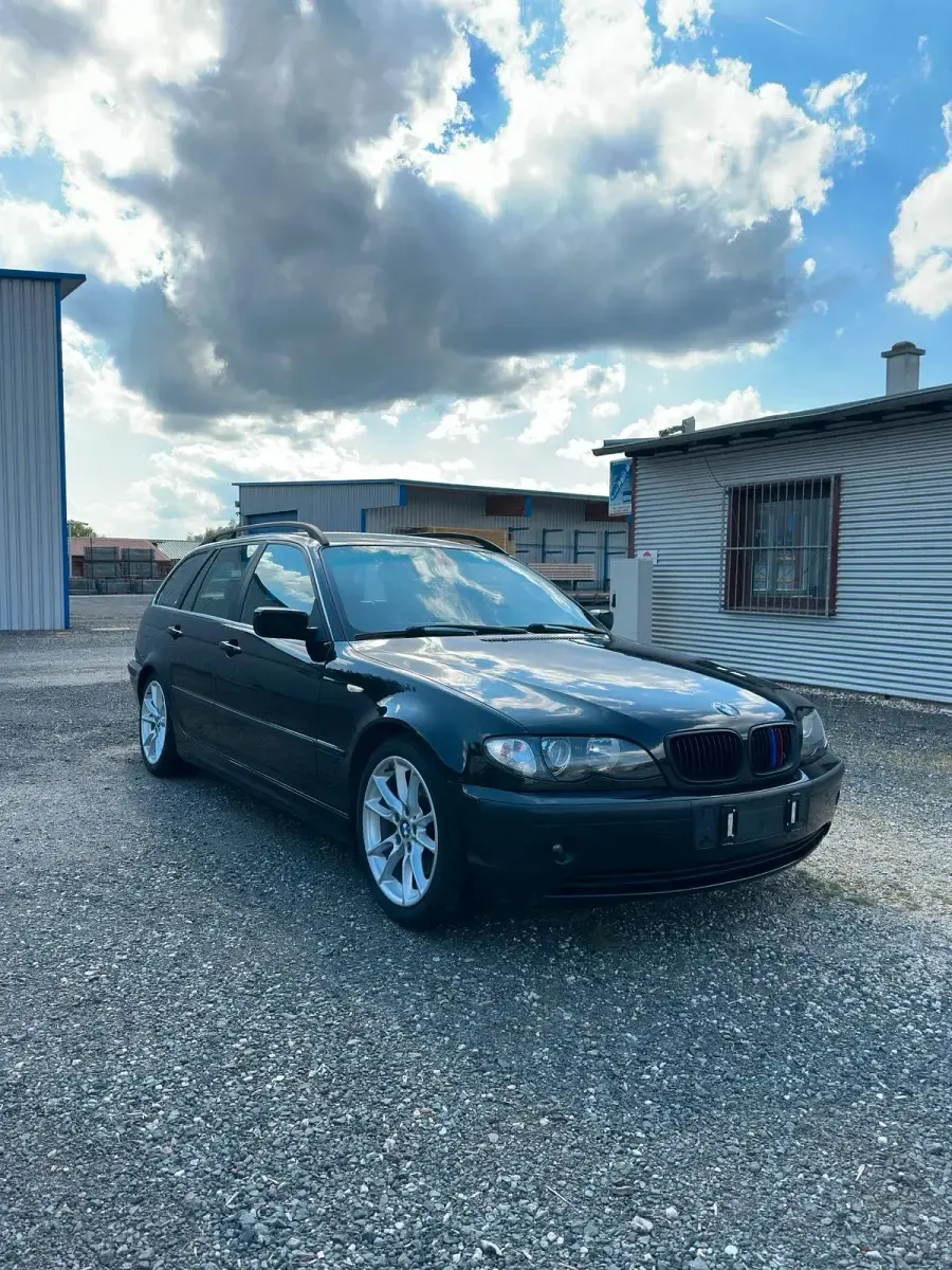 Gebraucht BMW 320 Comfort Edition 170 PS (125 kW) 2005 Schwarz Kombi