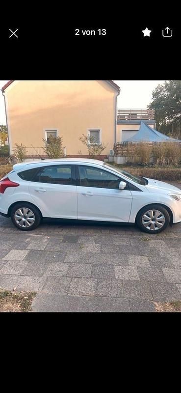 Gebraucht Ford Focus 101 PS (74 kW) 2013 Weiß Limousine