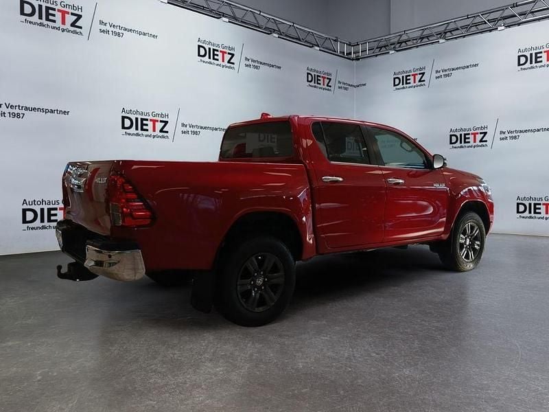Gebraucht Toyota HiLux Comfort 204 PS (150 kW) 2022 Rot Abholung