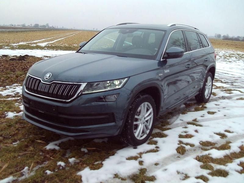 Grau Gebraucht 2020 Skoda Kodiaq LAURIN & KLEMENT SUV | 21.900 € (Superpreis) - Bild 1/4