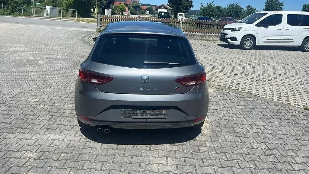 Gebraucht Seat Leon FR 150 PS (110 kW) 2016 "pirineos" grau Limousine