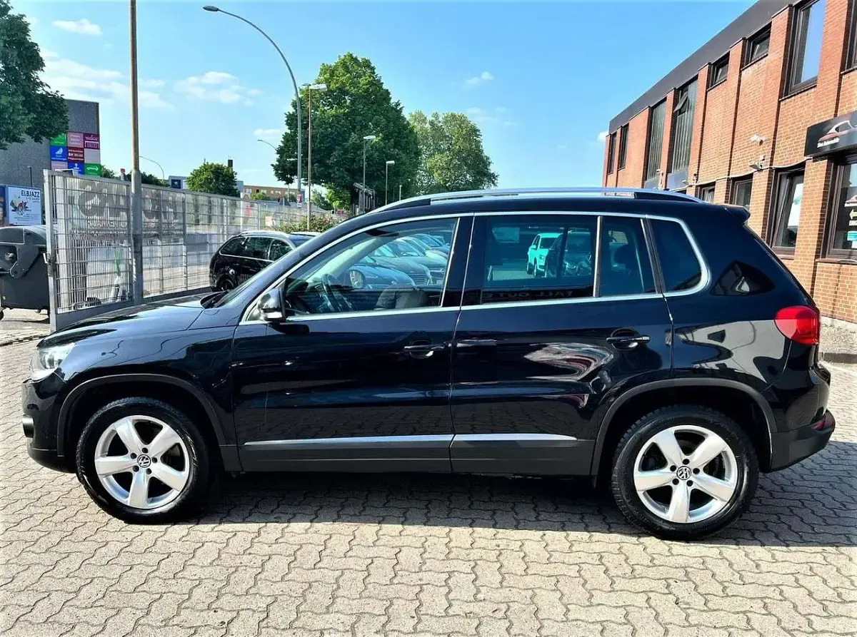 Gebraucht VW Tiguan LOUNGE 150 PS (110 kW) 2015 Schwarz SUV