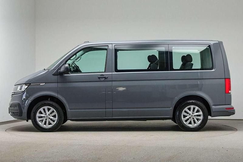 Gebraucht VW Multivan Trendline 150 PS (110 kW) 2021 Pure grey Van / Kleinbus