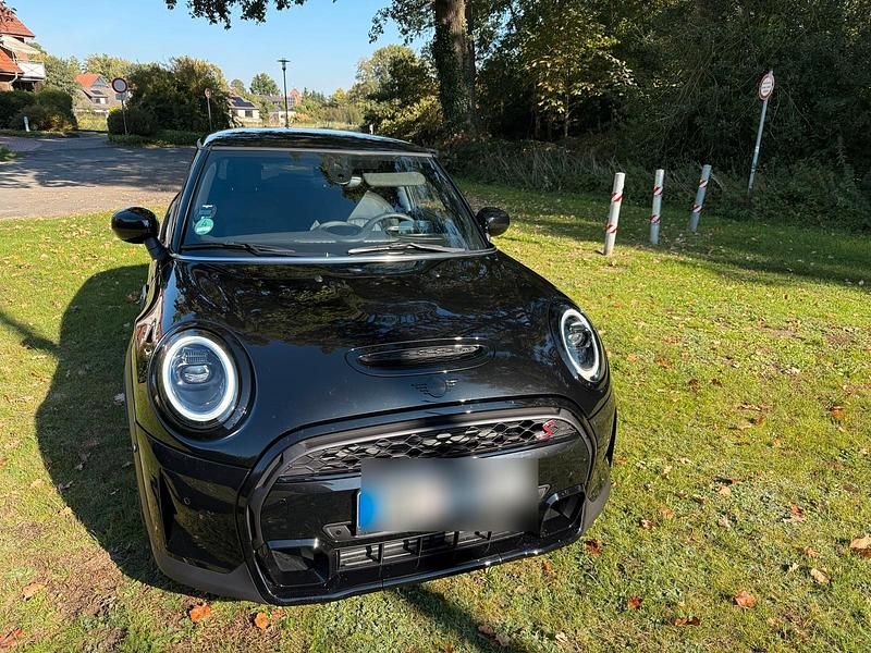 Schwarz Gebraucht 2023 Mini Cooper S Kleinwagen | 30.500 € (Etwas zu teuer) - Bild 1/4