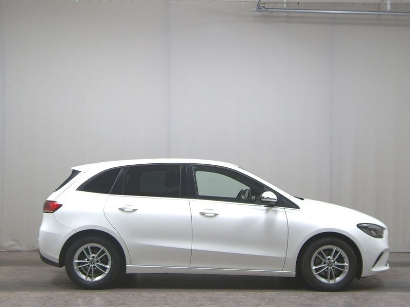 Weiss Gebraucht 2019 Mercedes B180 Style Van / Kleinbus | 17.980 € (Fairer Preis) - Bild 1/4