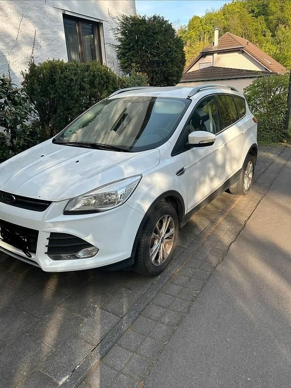 Gebraucht Ford Kuga 150 PS (110 kW) 2014 Weiß SUV