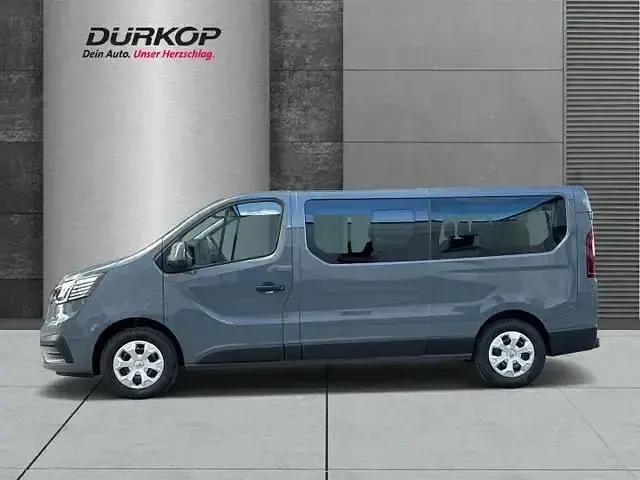 Używany Renault Trafic 150 KM (110 kW) 2024 Szary Minivan